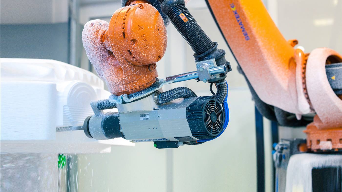 Frezen: KUKA-freesrobot vervaardigt sculpturen in de Studio Babelsberg