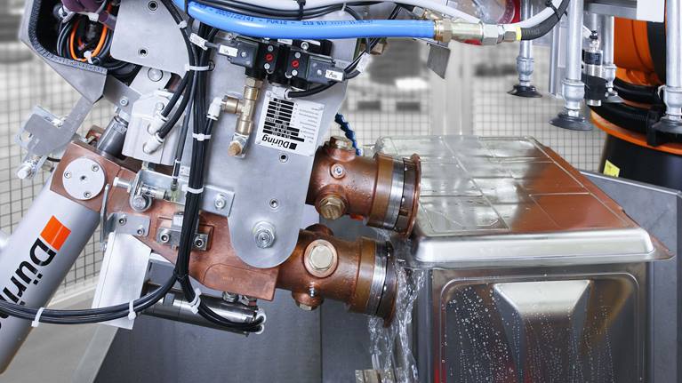 机器人辅助焊接可在非常短的周期时间内实现高质量。