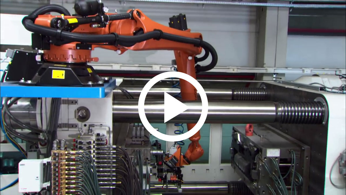 KUKA机器在塑料行业的解决方案