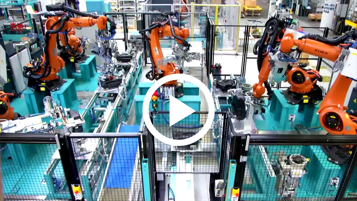 效率新思维:塑料工业中的 KUKA 自动化